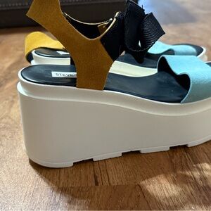 Steve Madden Yellow and Light Blue Platform Sandals